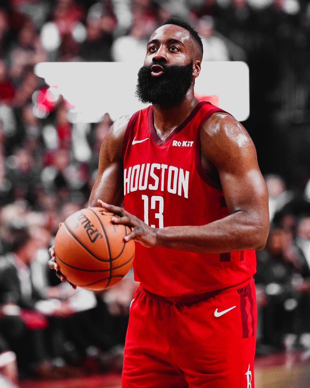 切尔西因9号魔咒屡遭挫折，德拉普伤停恐难打破魔咒，马雷斯卡需调整策略应对挑战。（切尔西再陷9号魔咒阴影，德拉普伤停难扛破局重任，马雷斯卡亟待变招应对考验）