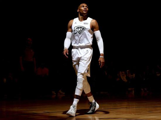 森保一：早上我会双手合十心怀感恩，有时我不换衣服保持好运（森保一：清晨合十心存感激，偶尔不换衣服延续好运）