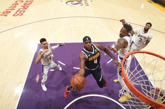 TA分析3-5-2阵型：从翼卫驱动到双锋美学，弱队逆袭制胜之道（TA解读3-5-2：由翼卫驱动到双前锋之美，弱旅逆袭的取胜之道）