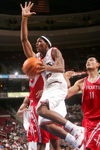 英超：曼城主场3-1击败布莱顿（英超：曼城主场3比1力克布莱顿）