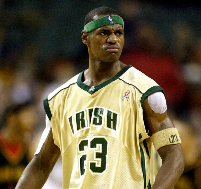 斯基拉：尤文将给伊尔迪兹500-550万年薪，加与欧冠挂钩奖金（斯基拉：尤文拟向伊尔迪兹提供500-550万年薪，含与欧冠挂钩的奖金）