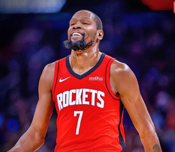 媒体人：河南球迷个人项目《制造越位》本周日将在郑州开展（媒体人称：河南球迷个人项目《制造越位》将于本周日在郑州启动）