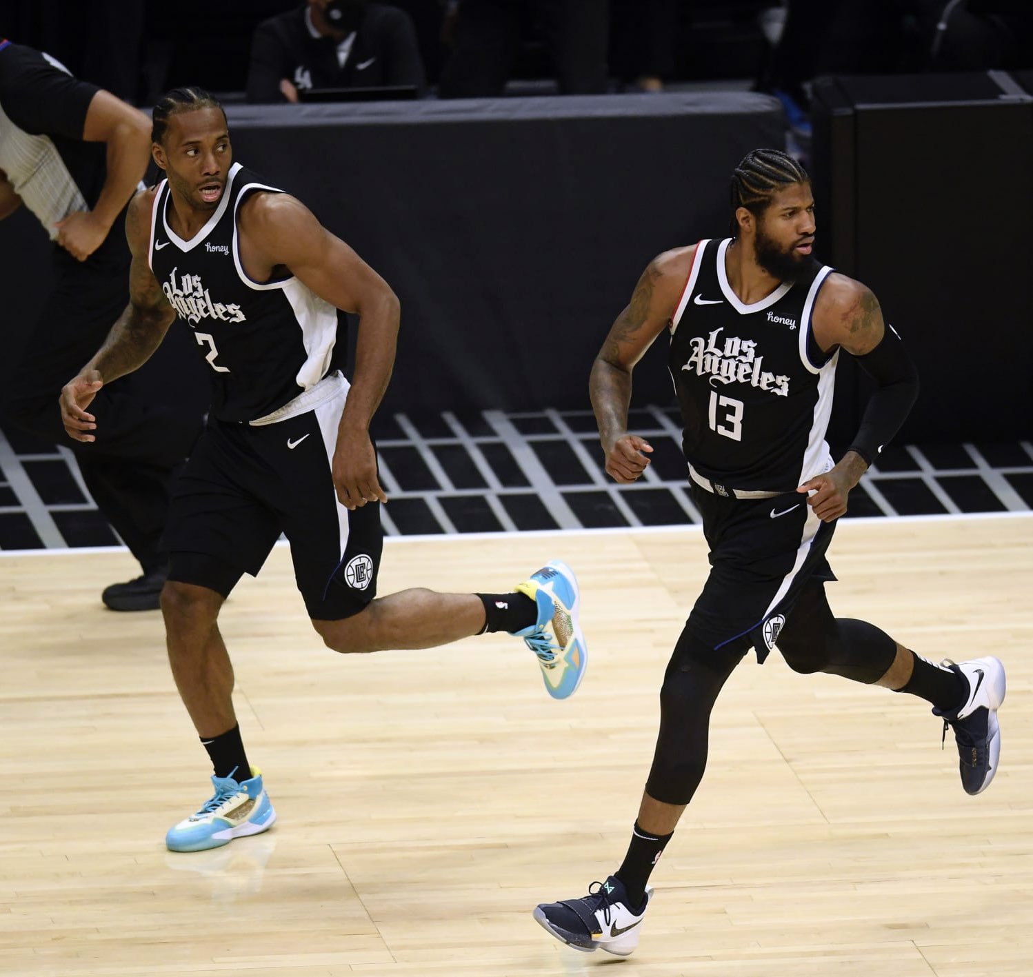 天空：伊萨克在皇家社会的基地单独训练，纽卡知道他的行踪（天空体育：伊萨克在皇家社会基地单独训练，纽卡已掌握其行踪）