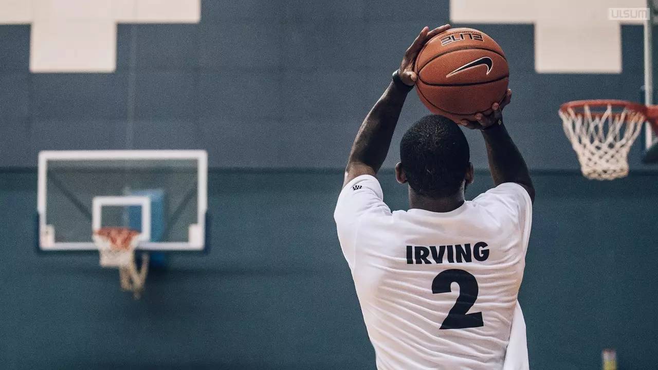 大哥你在干嘛？米兰德比补时阶段，巴斯托尼掏裆奇克（米兰德比补时阶段现争议：巴斯托尼对奇克疑似不当动作）