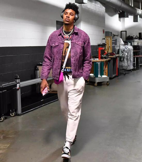 德天空：多特计划与布兰特谈续约，新合同将更多地与表现挂钩（德天空：多特将与布兰特商谈续约，新约更侧重绩效激励）