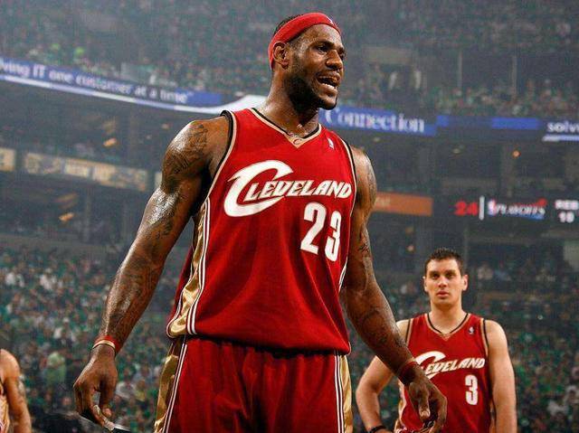 网络讨论持续升温（网络热议不断升温）